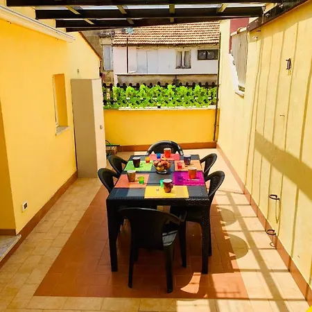 Orchidea Gialla Apartment *