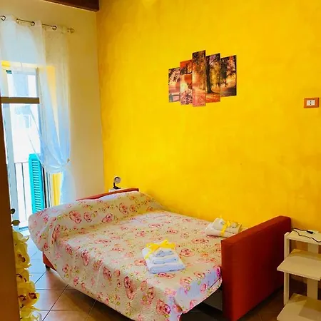 Orchidea Gialla Apartment *